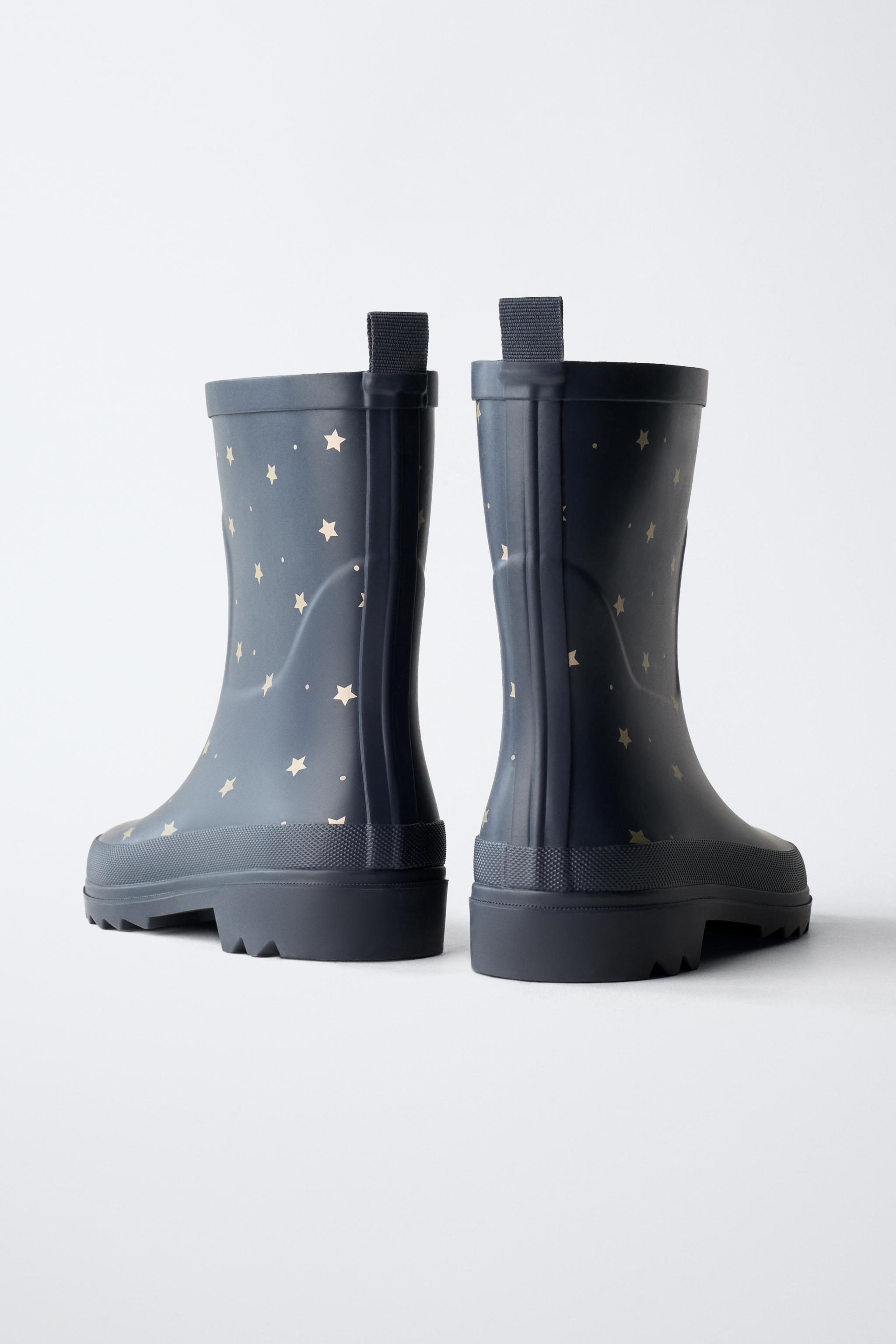 STAR PRINT RAIN BOOTS